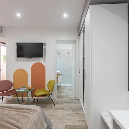 Stanza Con Patio Privato Nel Centro Storico Di * Alghero