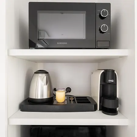 Stanza Con Patio Privato Nel Centro Storico Di *