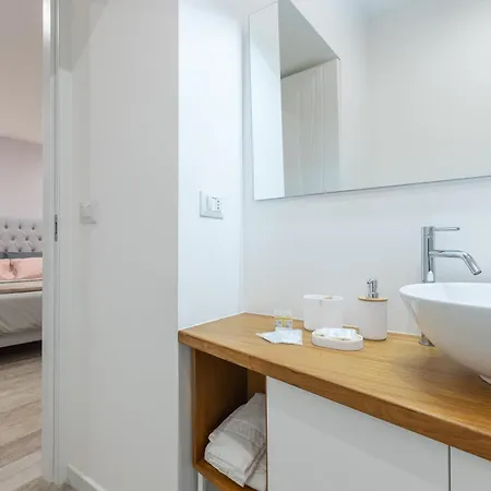 Stanza Con Patio Privato Nel Centro Storico Di Ubytování v soukromí