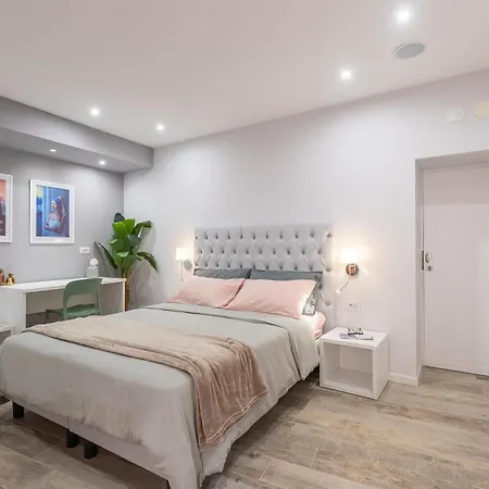 Stanza Con Patio Privato Nel Centro Storico Di Ubytování v soukromí Alghero